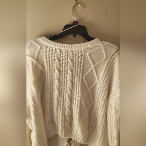 Sweater - Picture 4 of 4